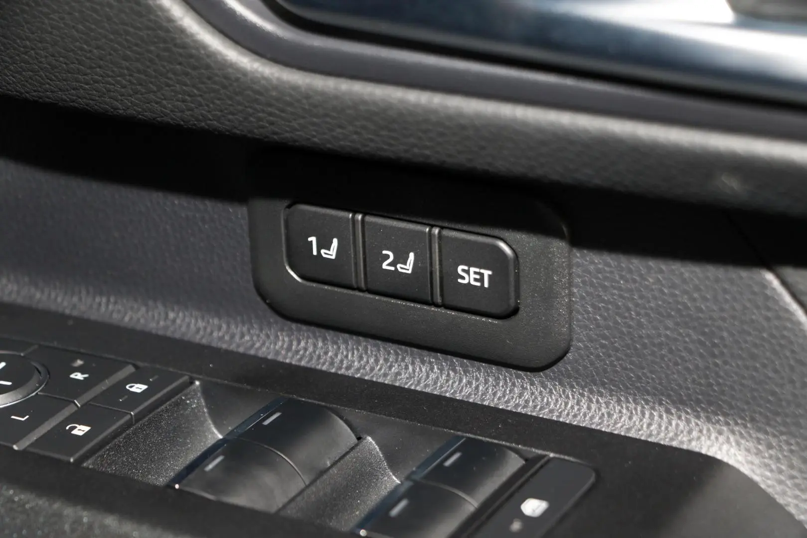 2025 Toyota Landcruiser Prado Gallery Image 14