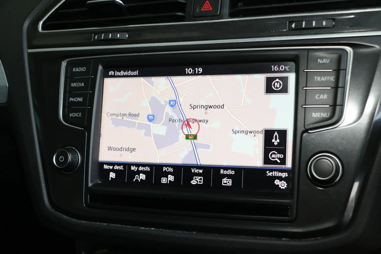 2016 Volkswagen Tiguan Gallery Image 10