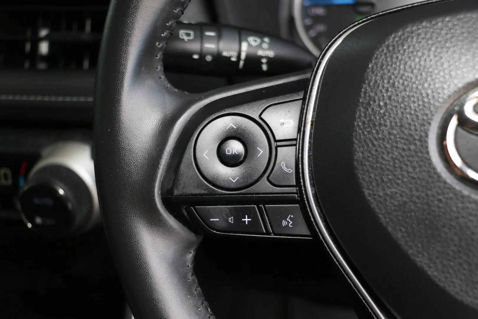 2022 Toyota RAV4 Gallery Image 17