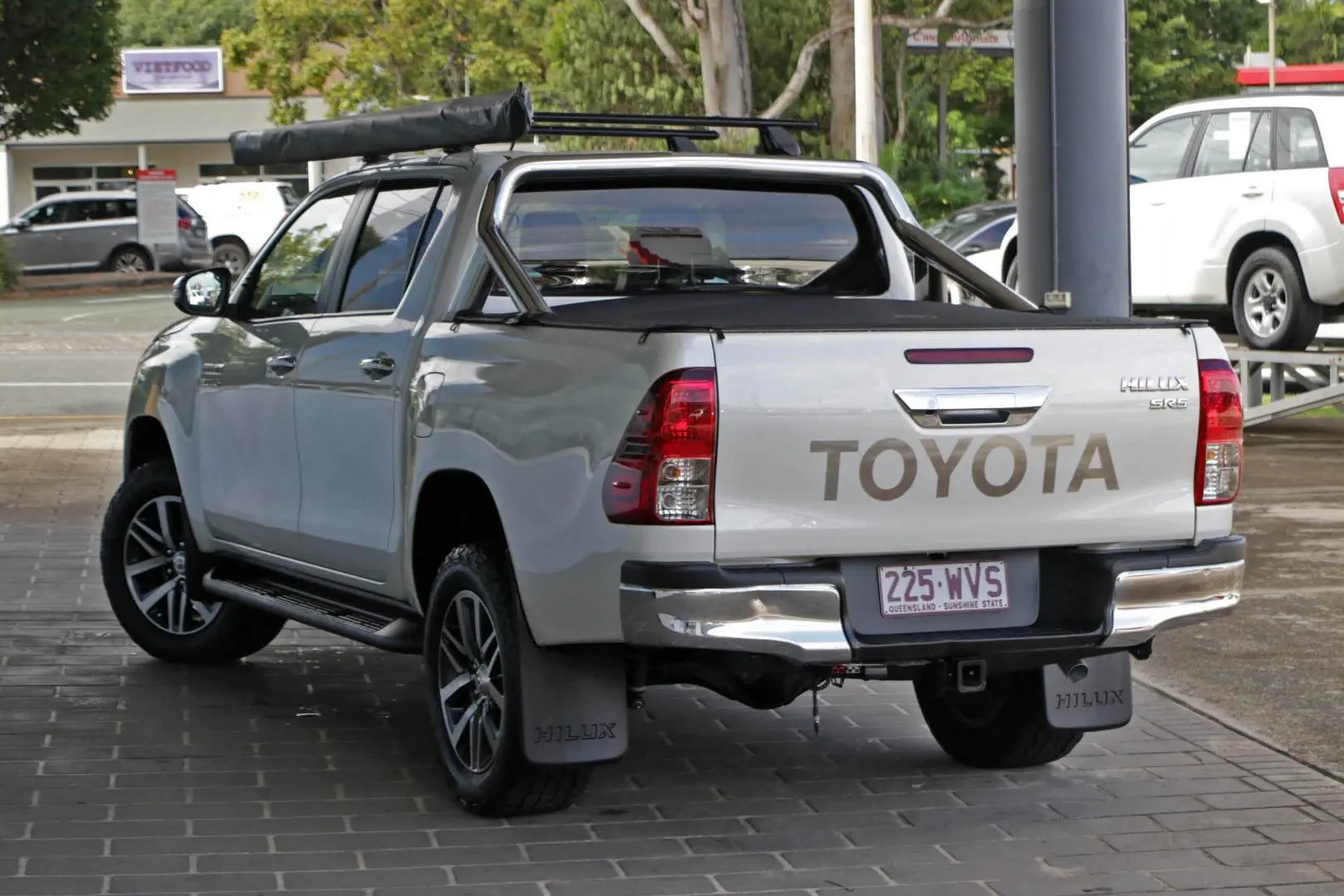 2016 Toyota Hilux Gallery Image 2