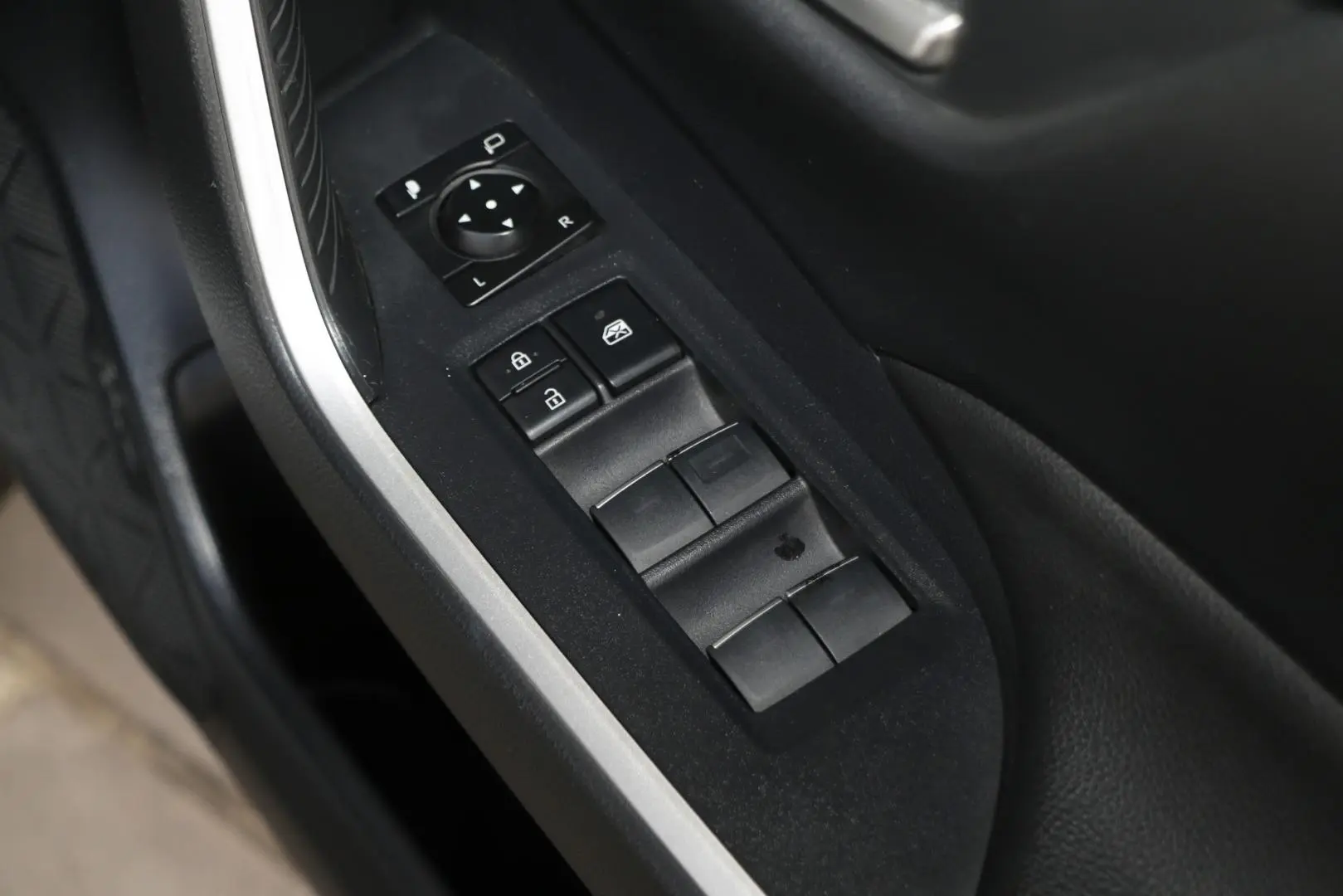 2022 Toyota RAV4 Gallery Image 19