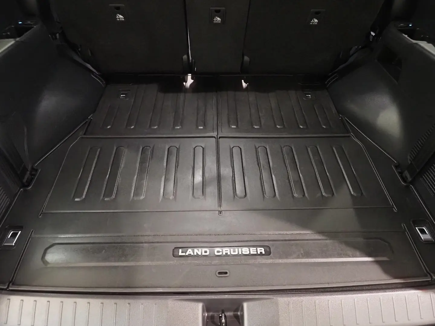 2022 Toyota Landcruiser Gallery Image 15
