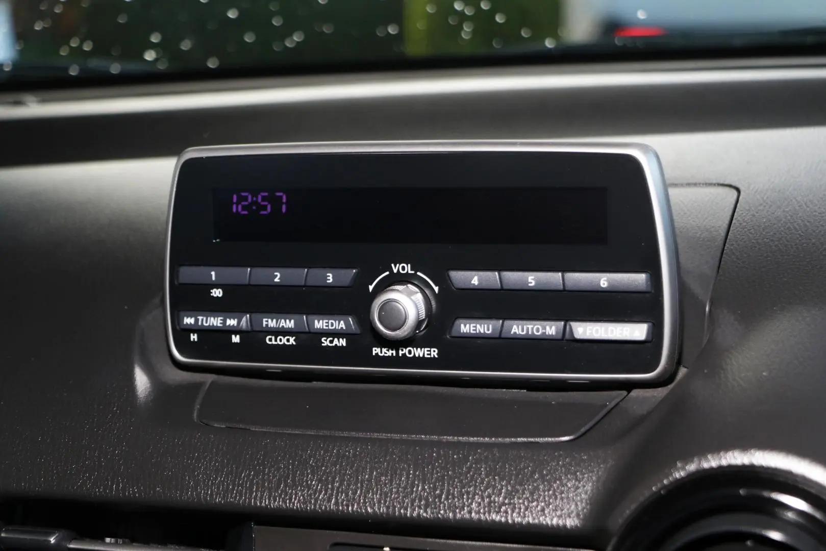 2015 Mazda 2 Gallery Image 10