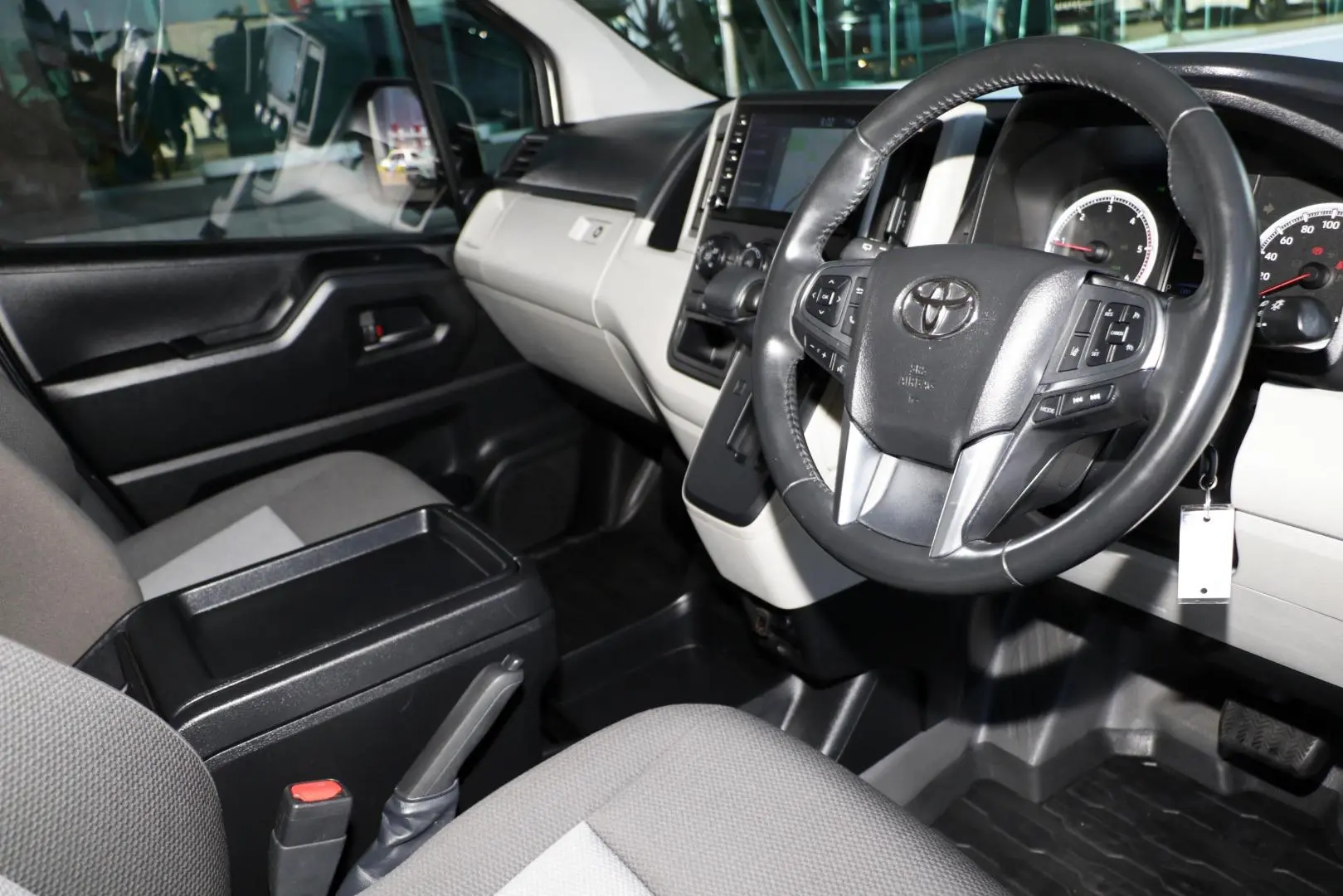 2021 Toyota Hiace Gallery Image 6