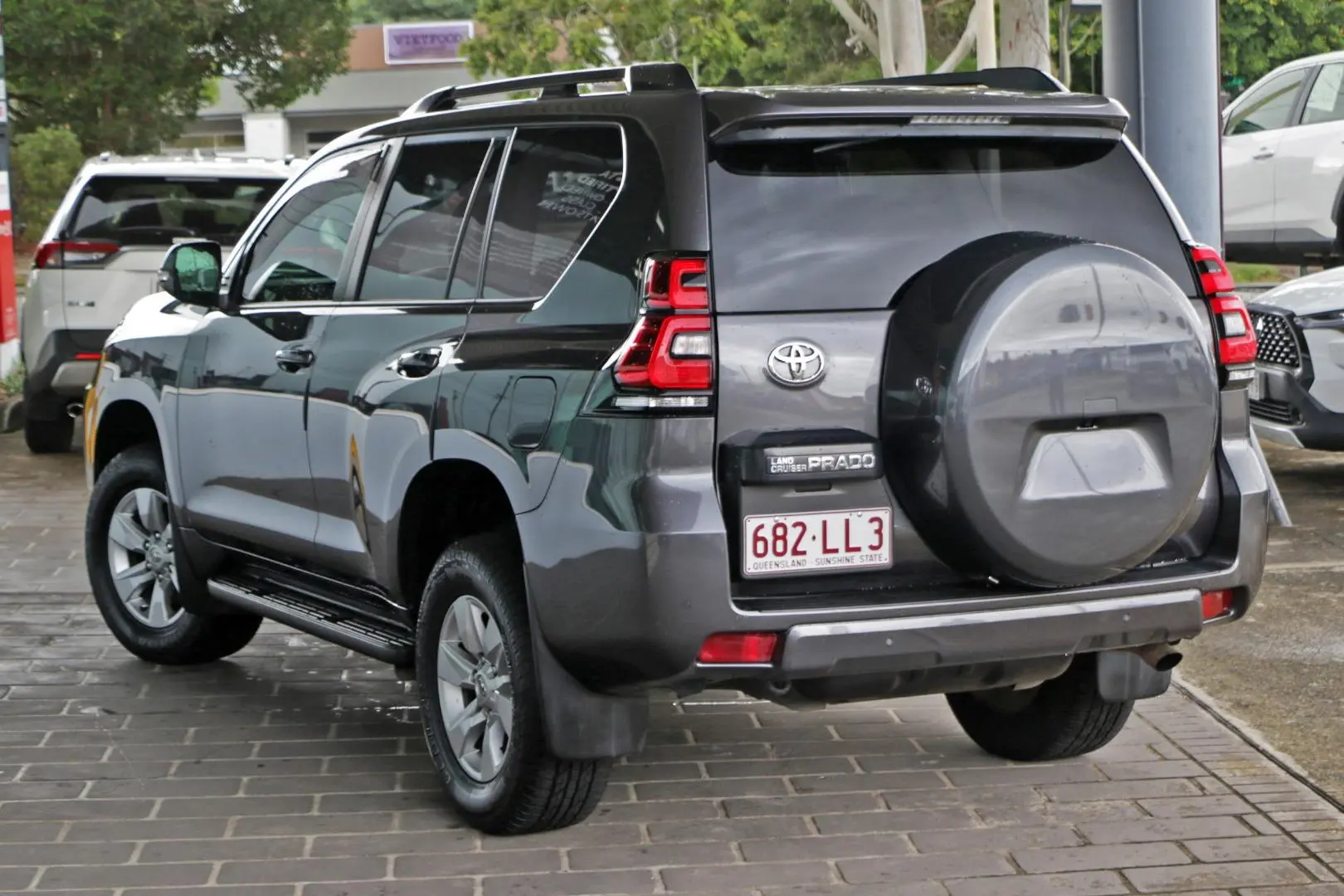 2018 Toyota Landcruiser Prado Gallery Image 2