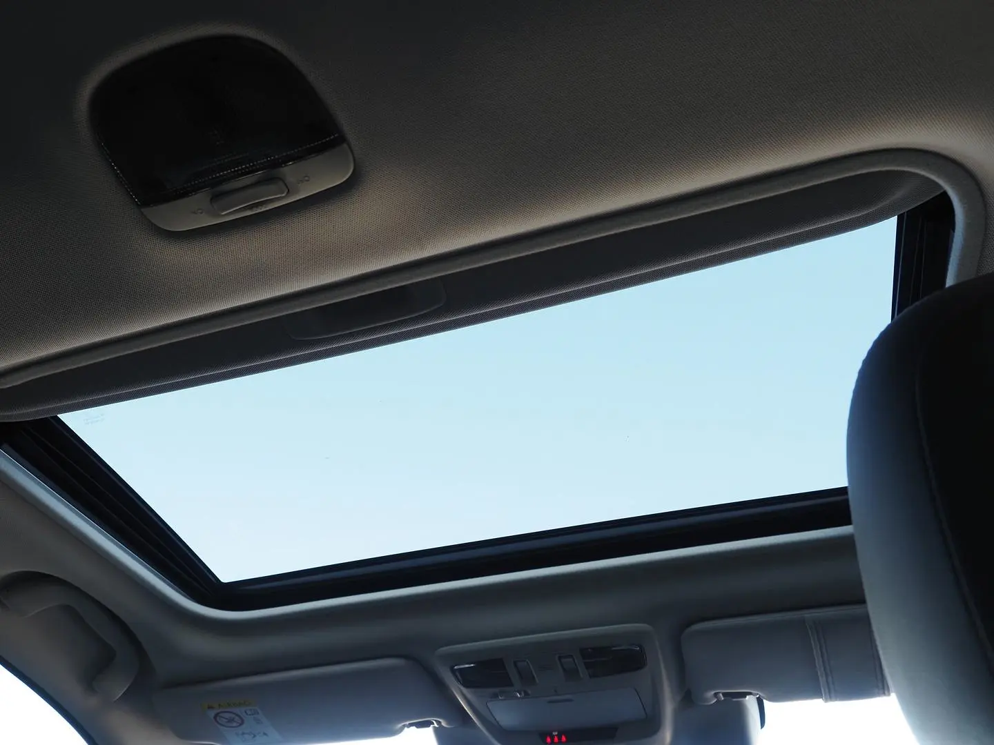 2015 Subaru Liberty Gallery Image 12