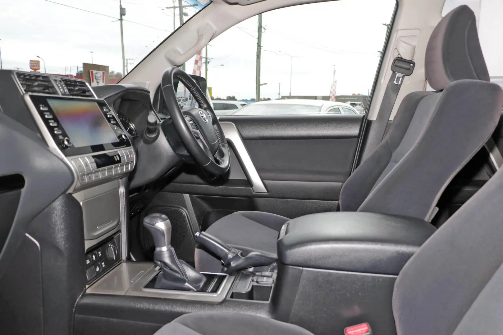 2023 Toyota Landcruiser Prado Gallery Image 10