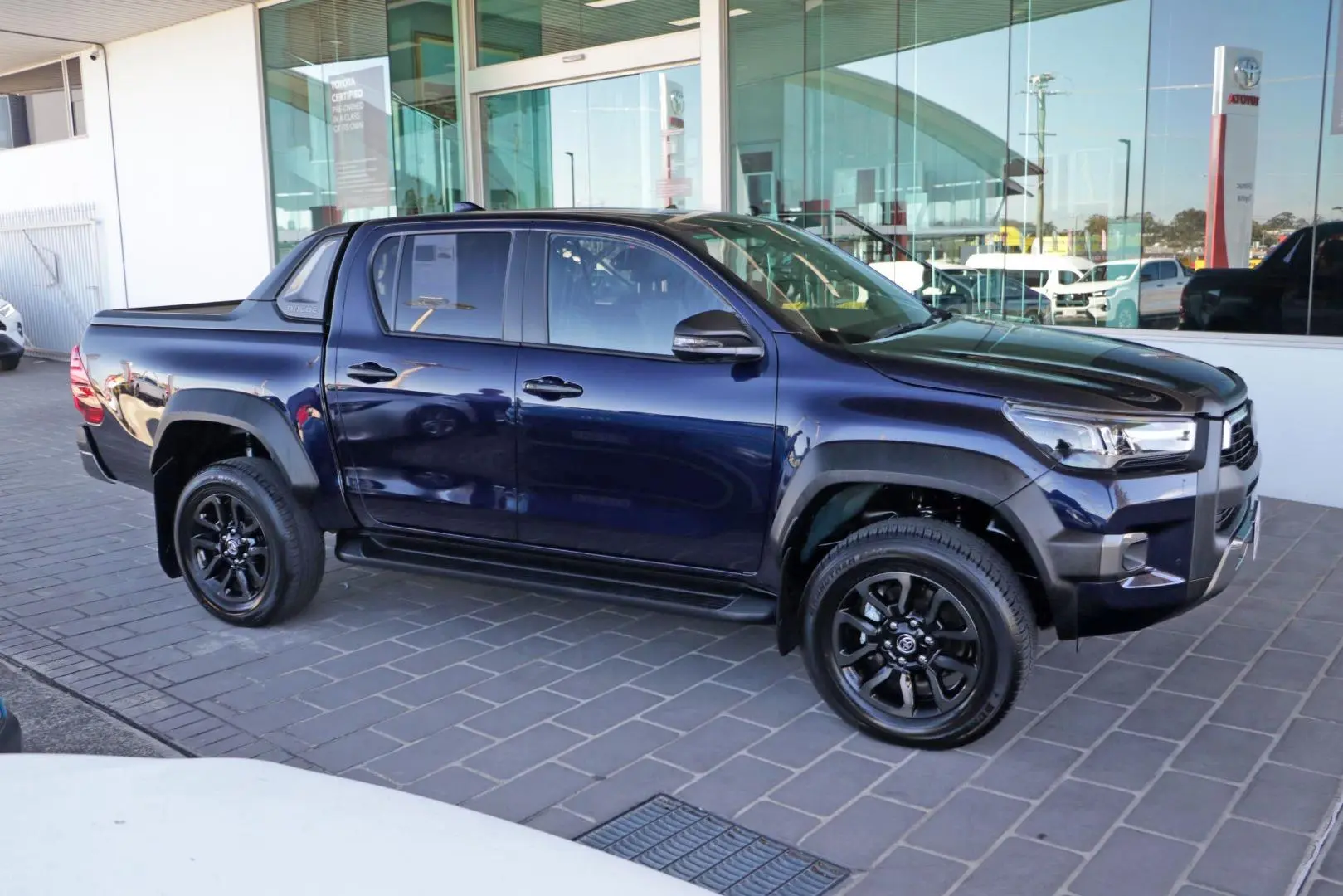 2025 Toyota Hilux Gallery Image 6