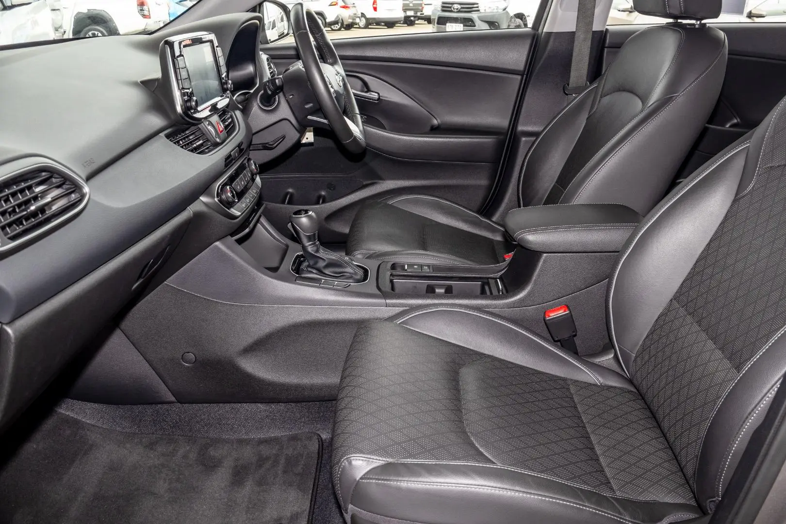 2022 Hyundai i30 Gallery Image 9