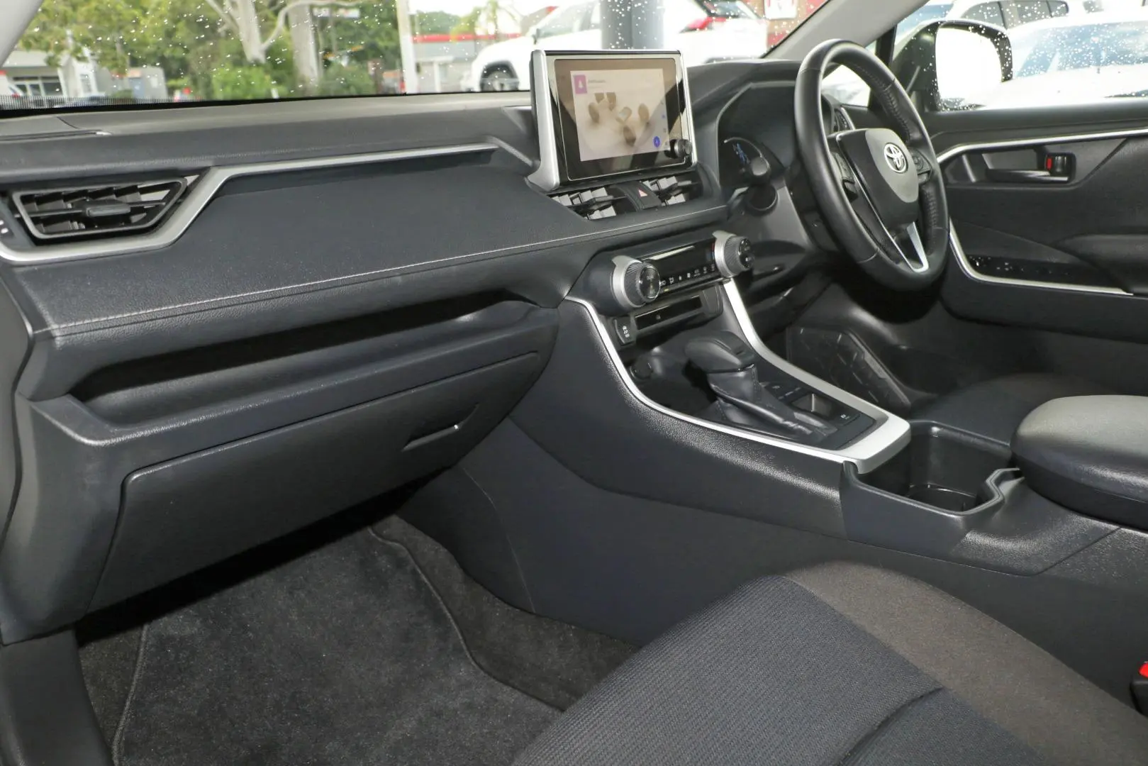 2025 Toyota RAV4 Gallery Image 8