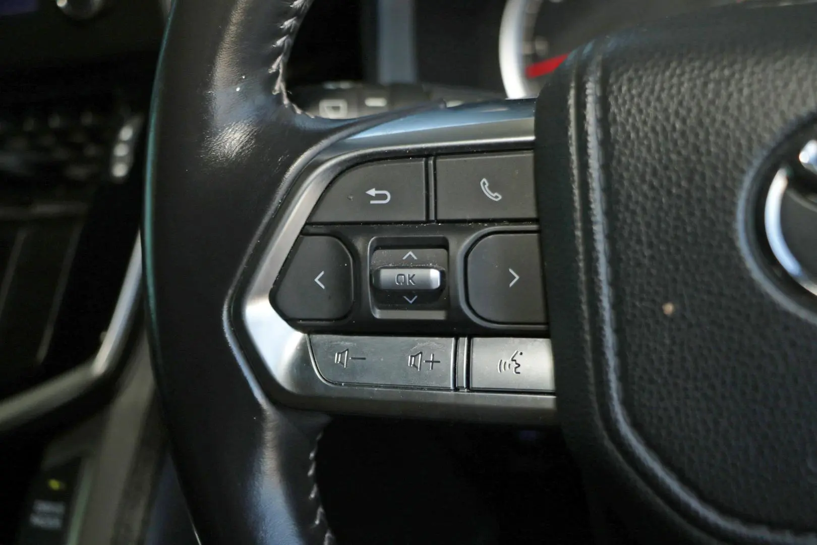 2023 Toyota Landcruiser Gallery Image 14