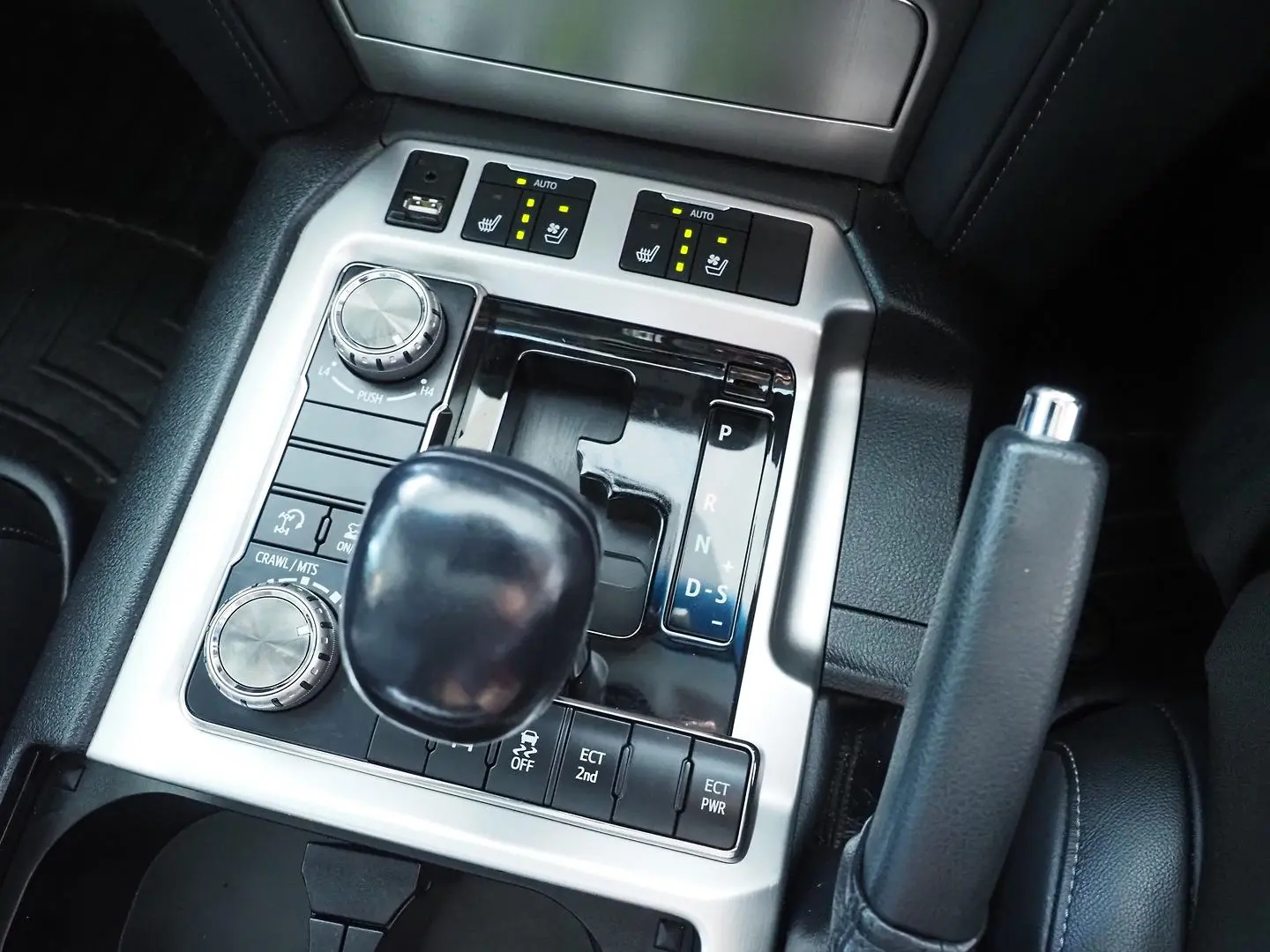 2018 Toyota Landcruiser Gallery Image 25