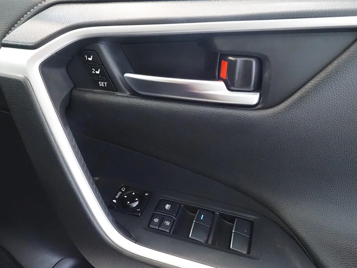 2021 Toyota RAV4 Gallery Image 25