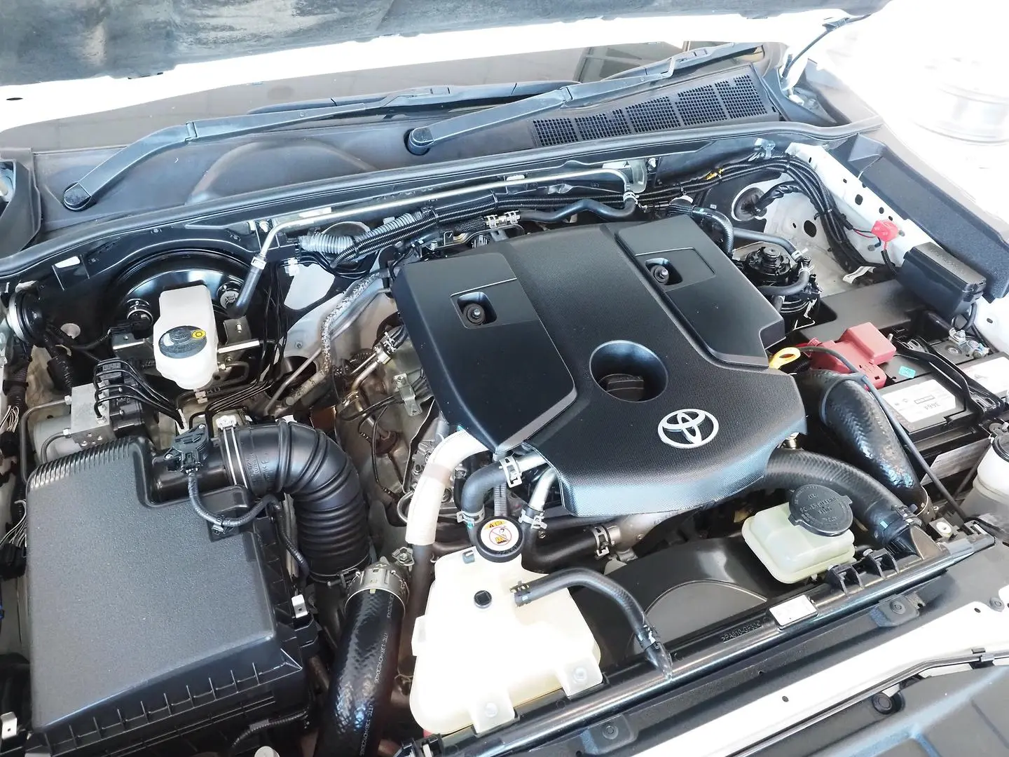 2023 Toyota Hilux Gallery Image 5