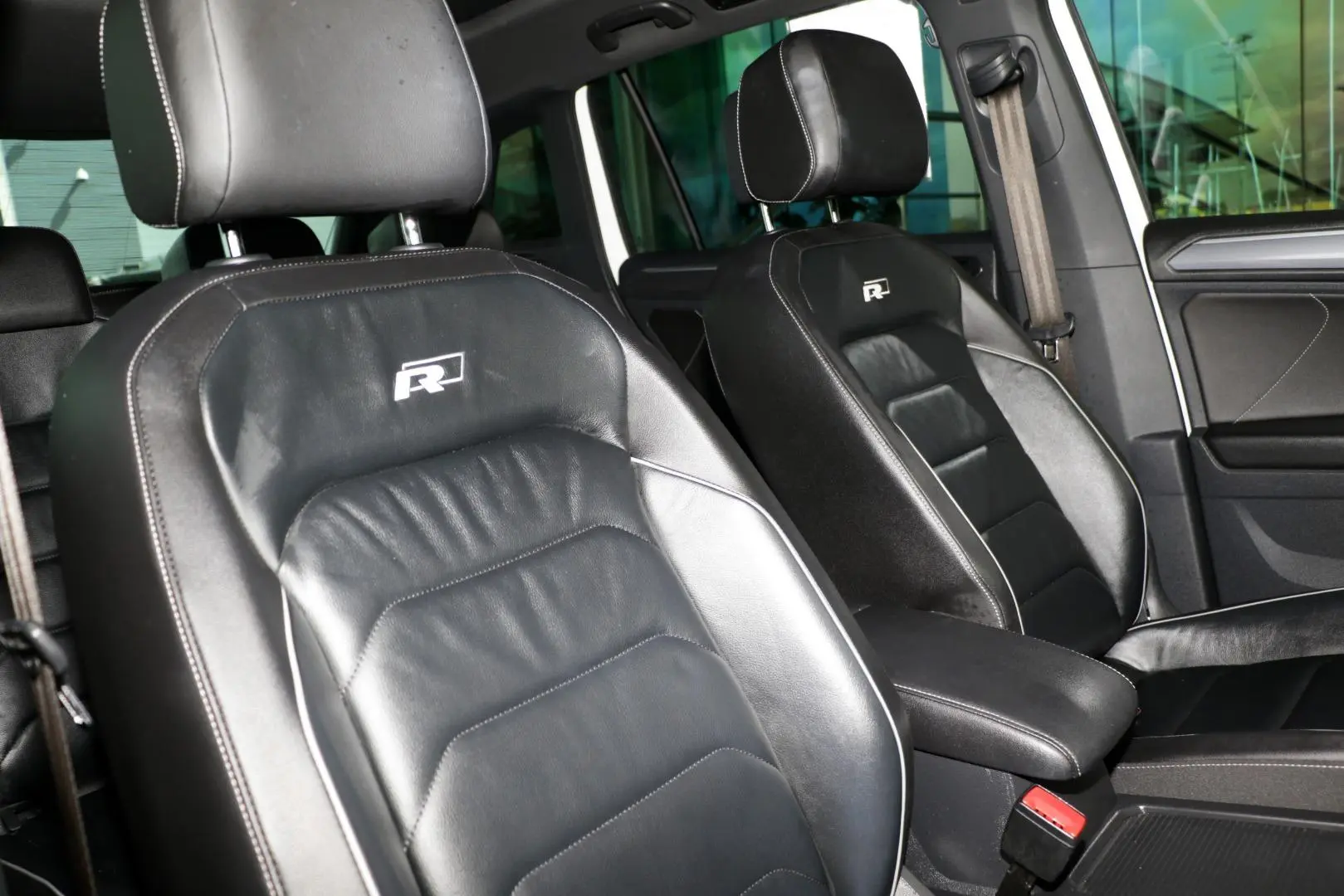 2018 Volkswagen Tiguan Gallery Image 9