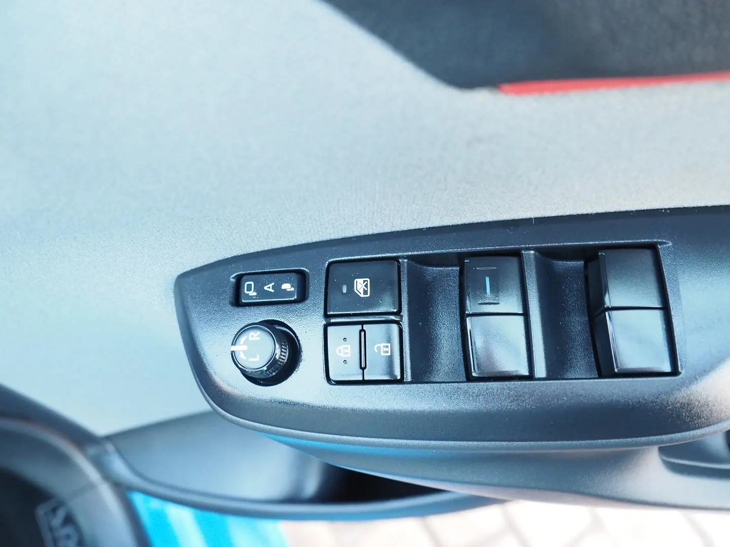 2021 Toyota Yaris Gallery Image 23