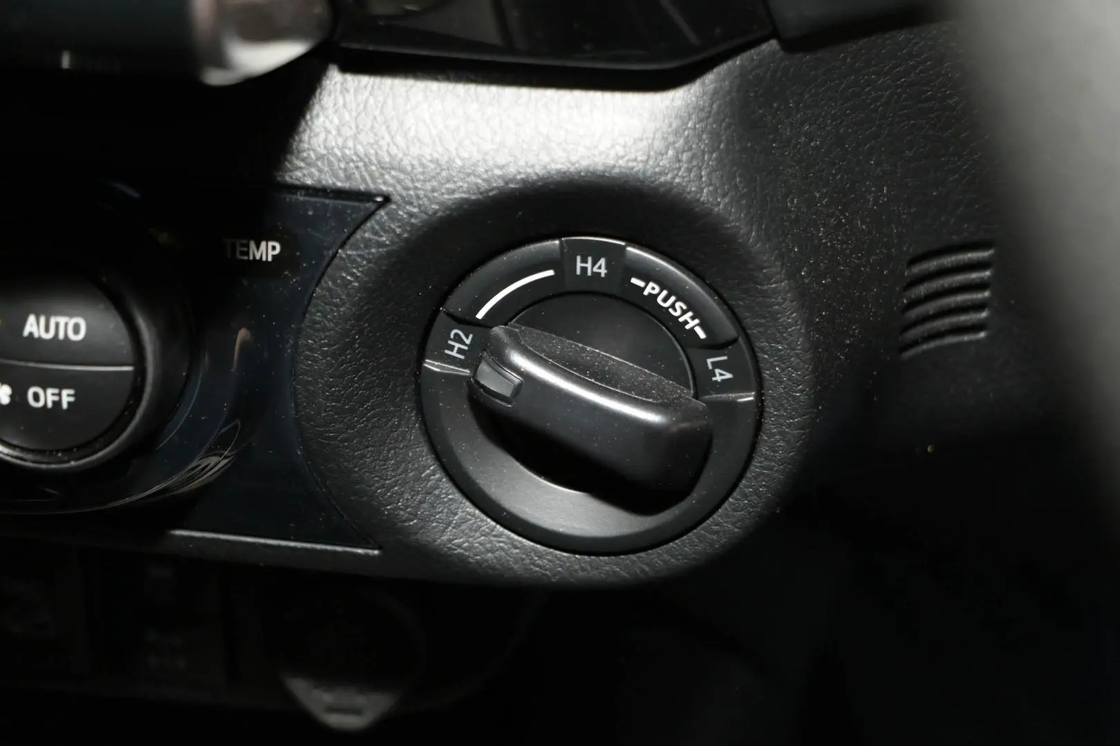 2023 Toyota Hilux Gallery Image 17