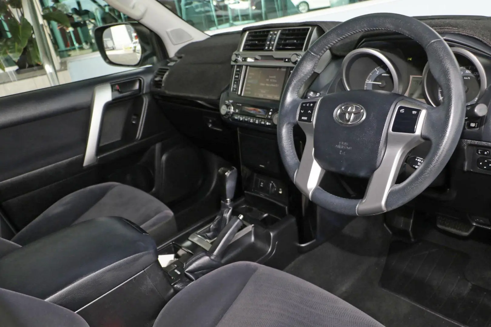 2017 Toyota Landcruiser Prado Gallery Image 6