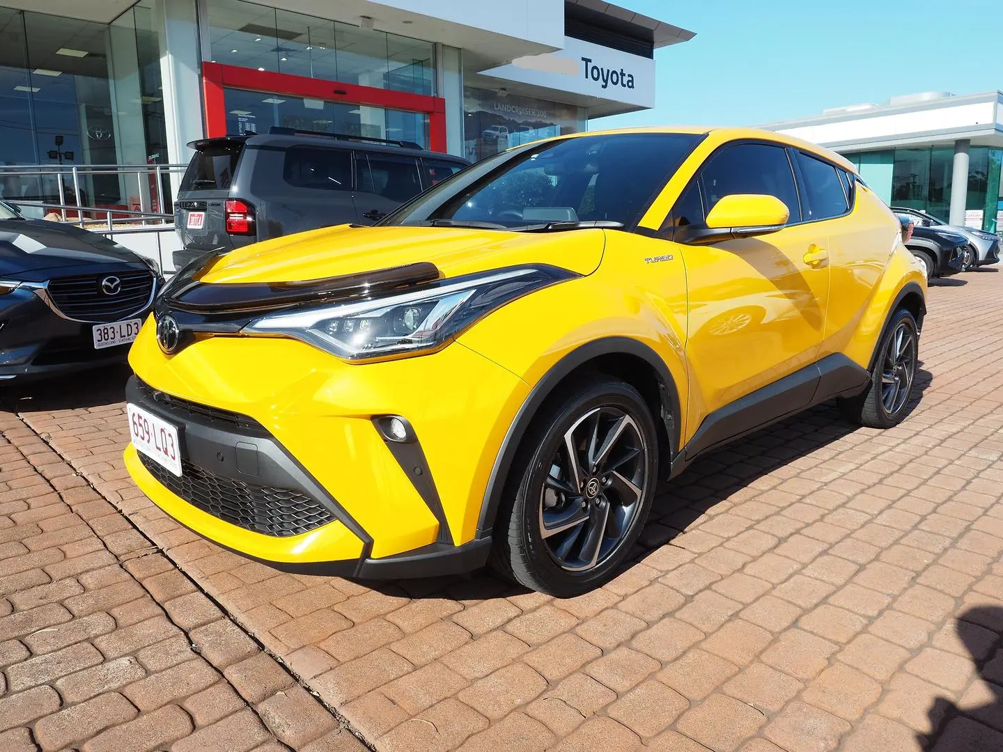 2023 Toyota C-HR Image 9