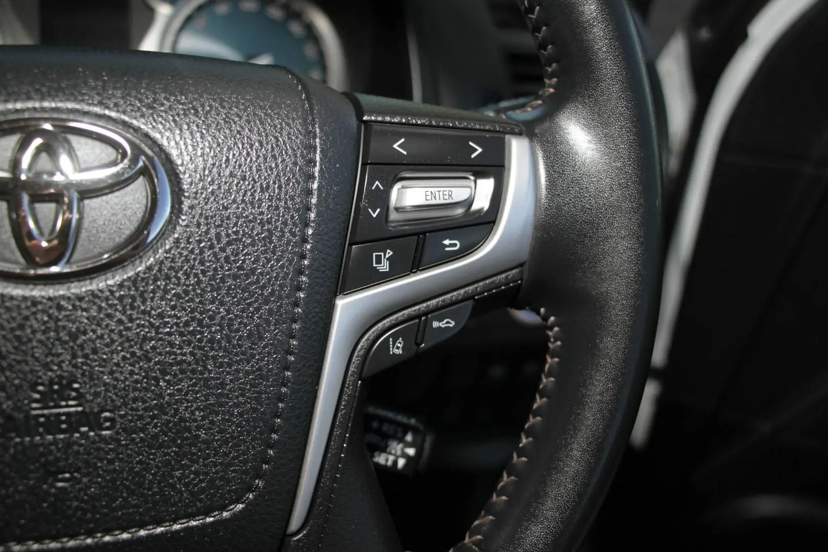 2023 Toyota Landcruiser Prado Gallery Image 17