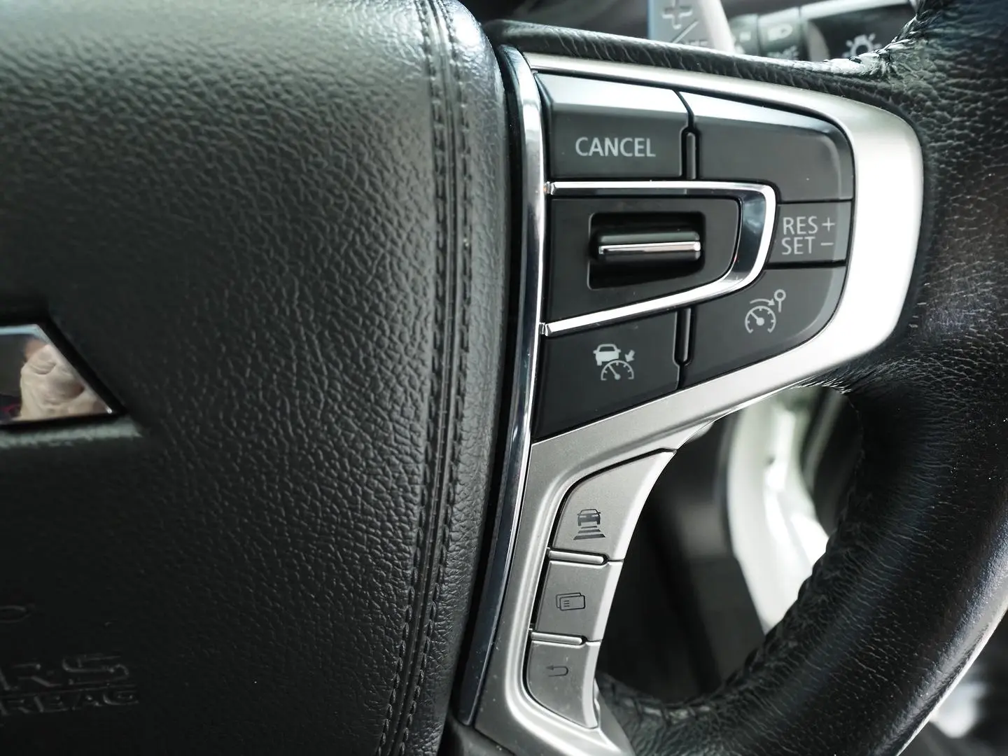 2022 Mitsubishi Pajero Sport Gallery Image 24