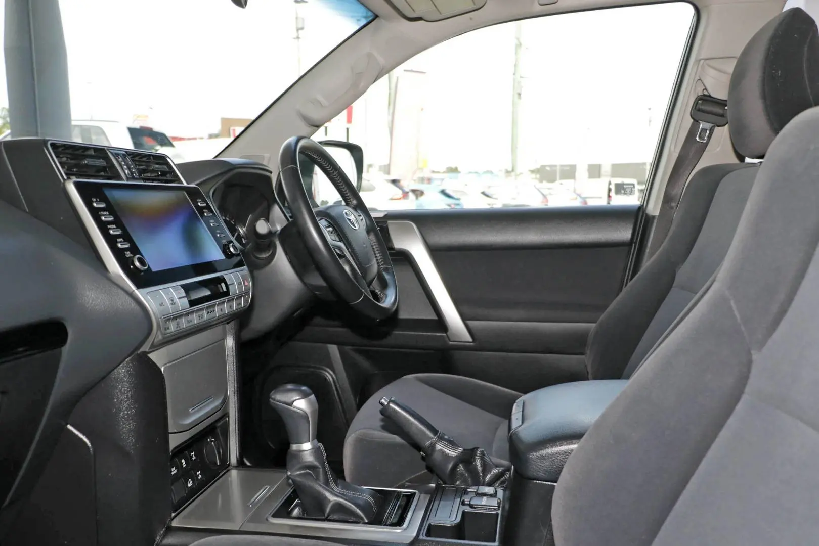 2023 Toyota Landcruiser Prado Gallery Image 8