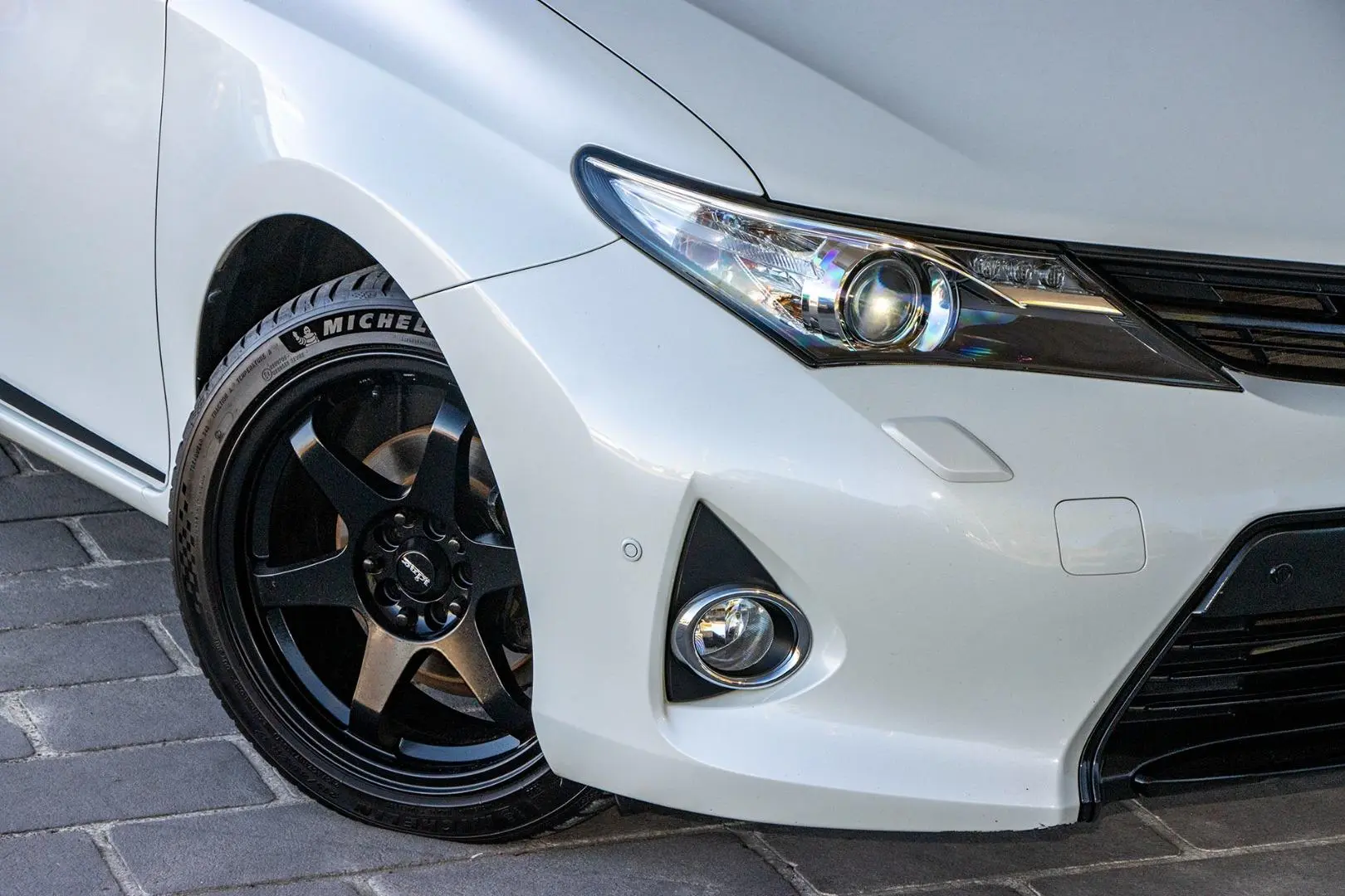 2013 Toyota Corolla Gallery Image 17