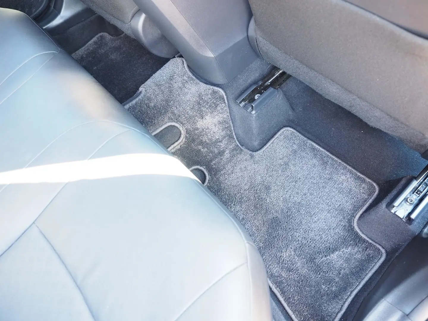 2018 Toyota C-HR Gallery Image 23