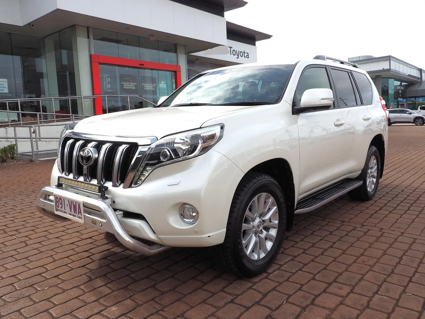 2015 Toyota Landcruiser Prado Gallery Image 7