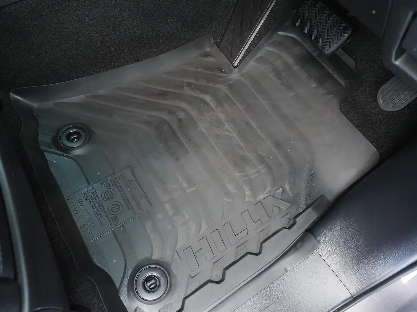 2025 Toyota Hilux Gallery Image 18