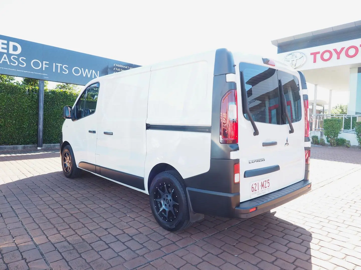 2021 Mitsubishi Express Gallery Image 5