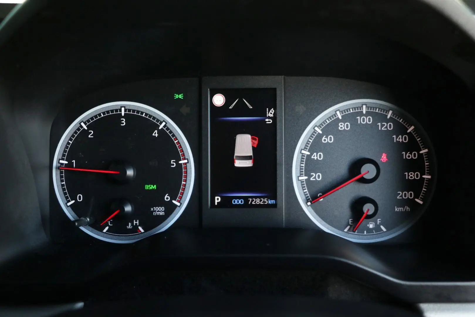 2022 Toyota Hiace Gallery Image 13