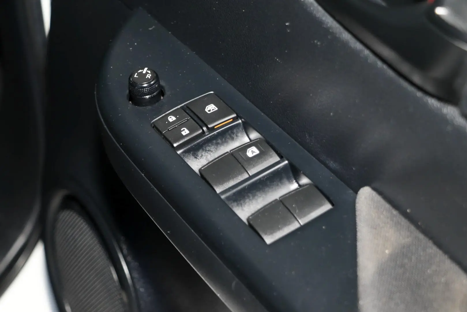 2017 Toyota Hilux Gallery Image 19