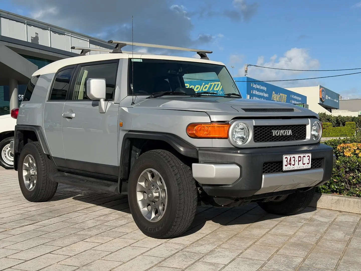 2013 Toyota FJ Cruiser Gallery Image 1