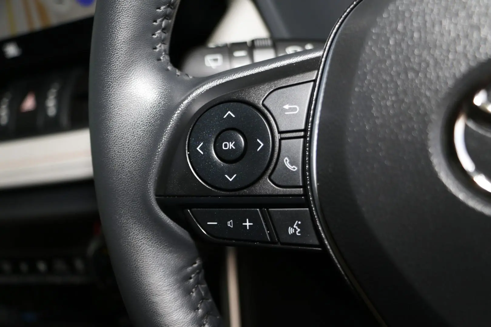 2024 Toyota RAV4 Gallery Image 17