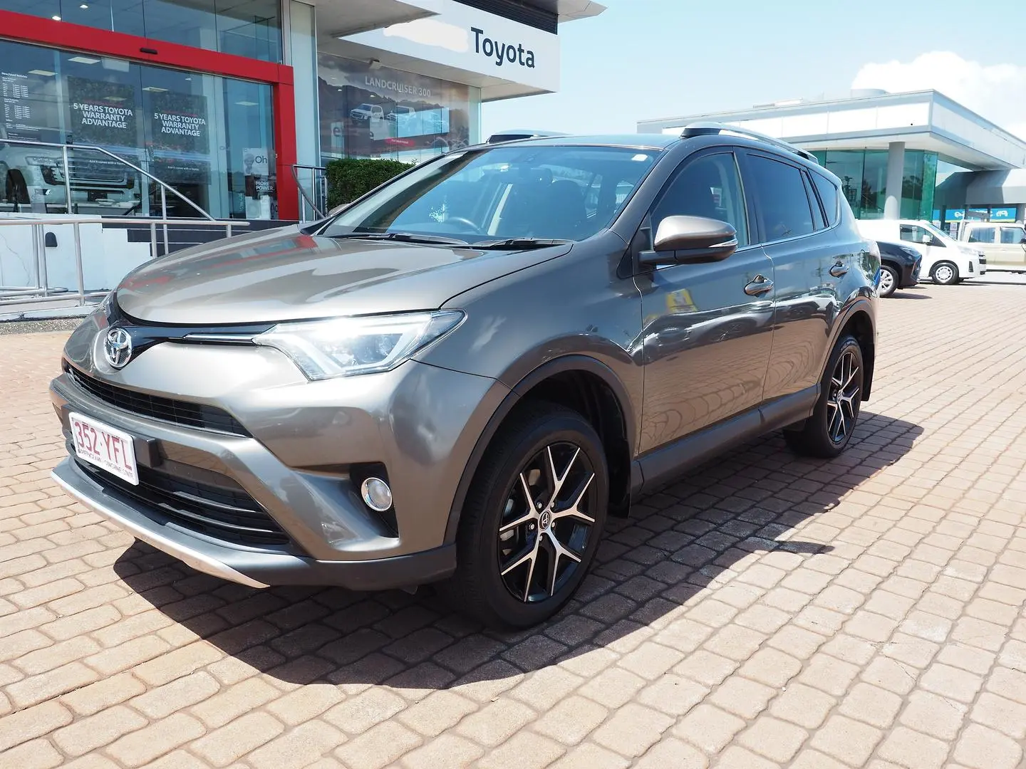 2016 Toyota RAV4 Image 4