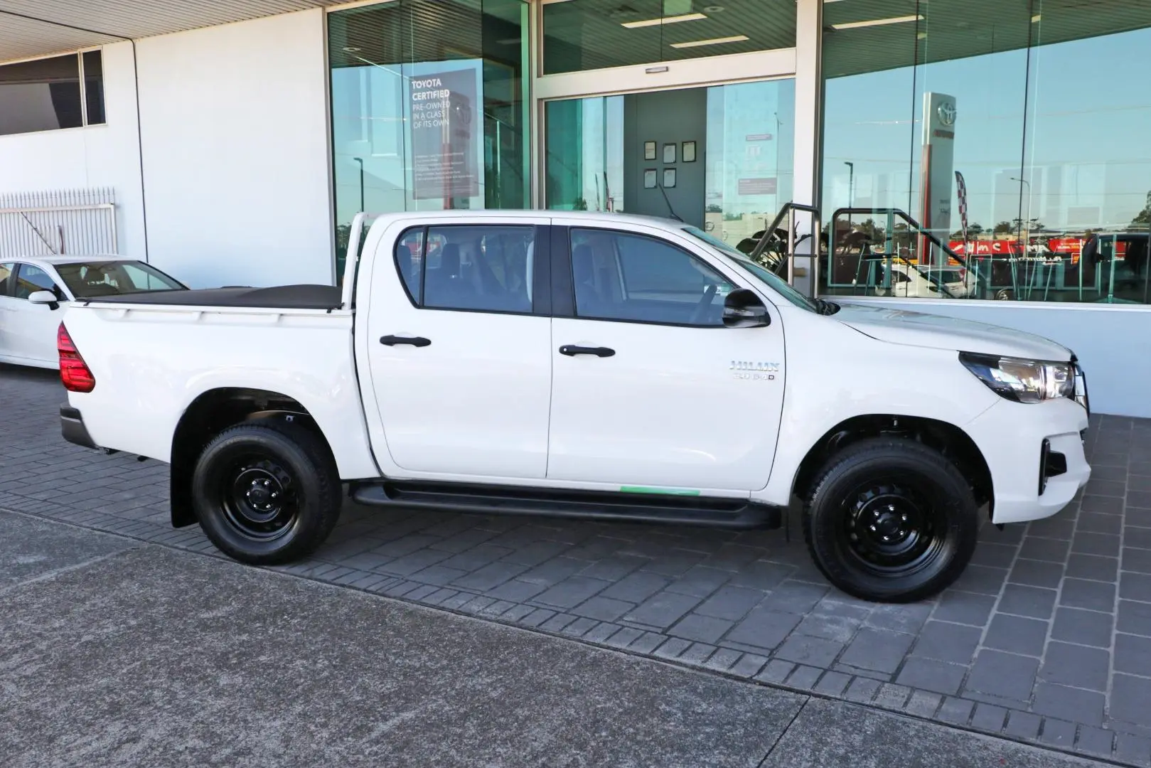 2018 Toyota Hilux Gallery Image 5