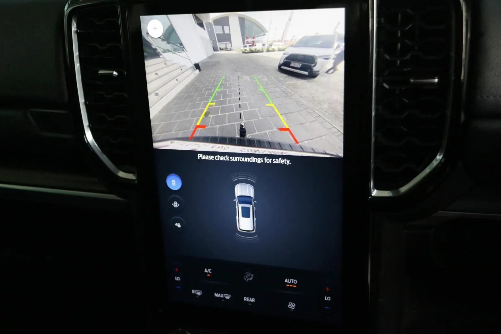 2022 Ford Everest Gallery Image 11