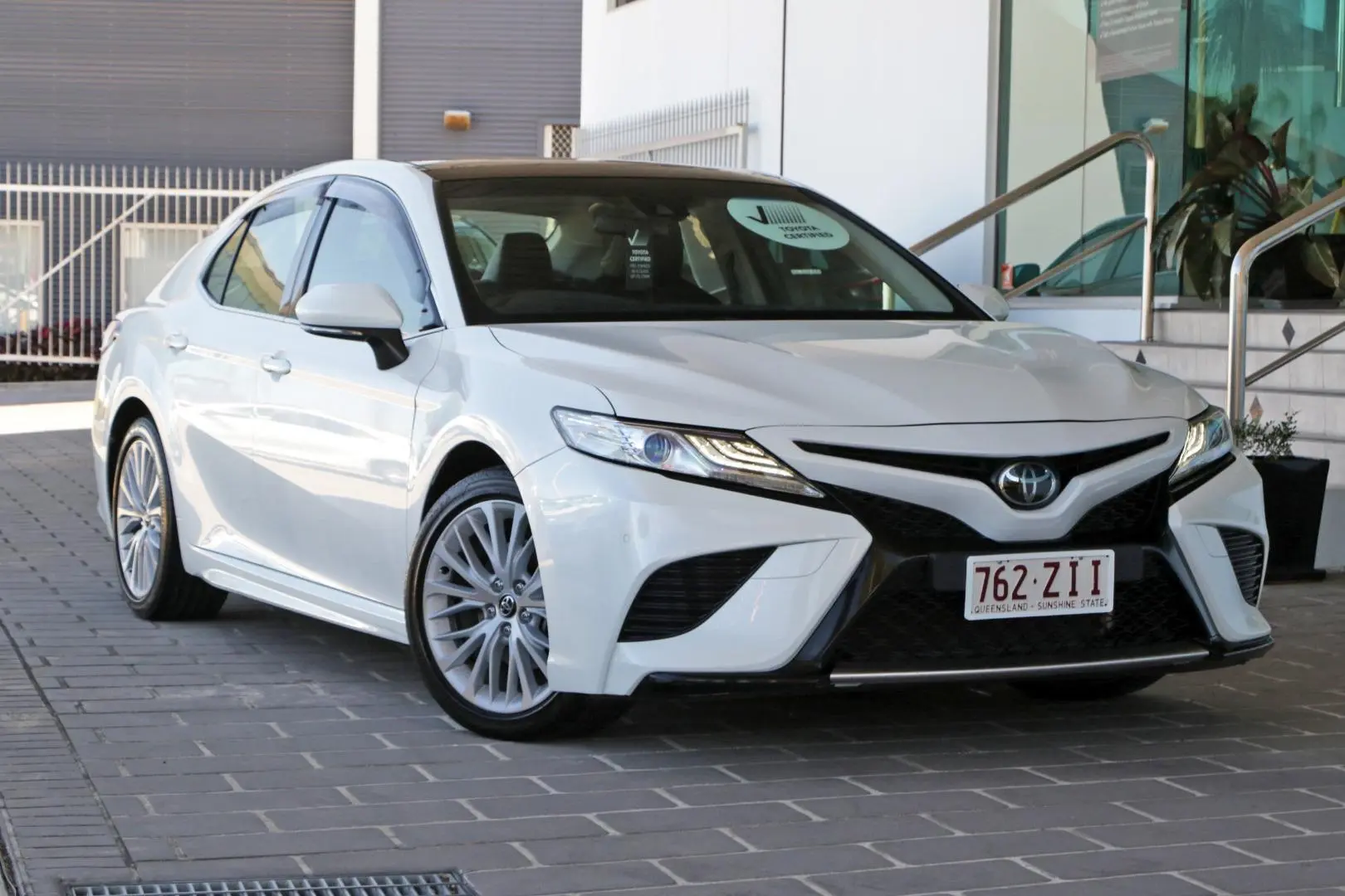 2019 Toyota Camry Gallery Image 1