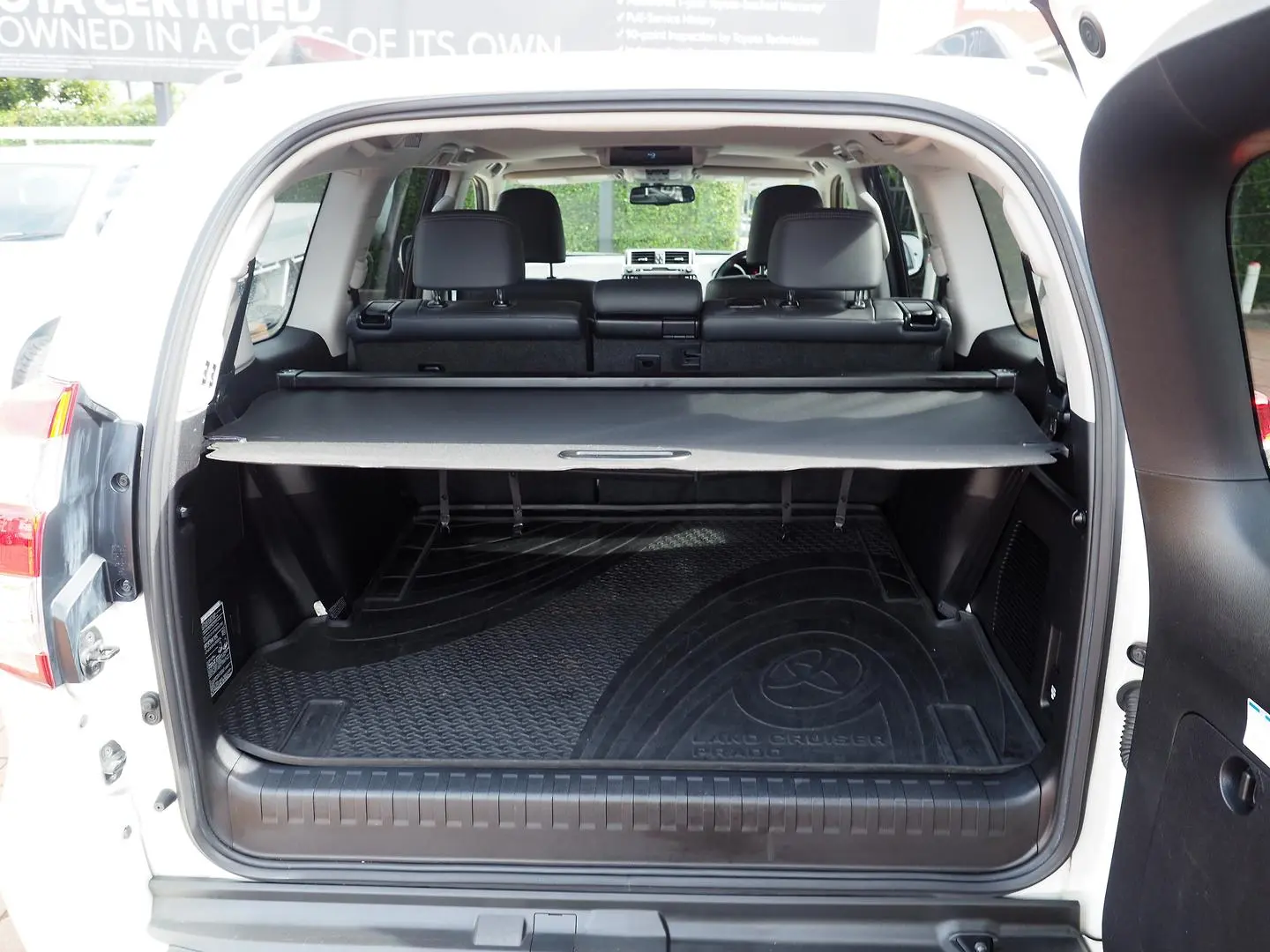 2015 Toyota Landcruiser Prado Gallery Image 14
