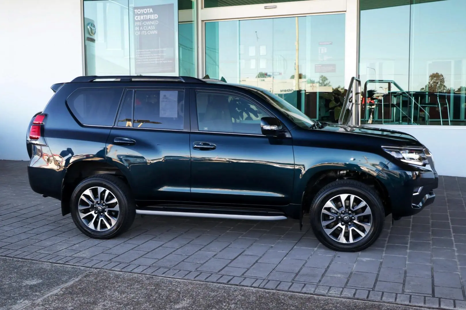 2021 Toyota Landcruiser Prado Gallery Image 6