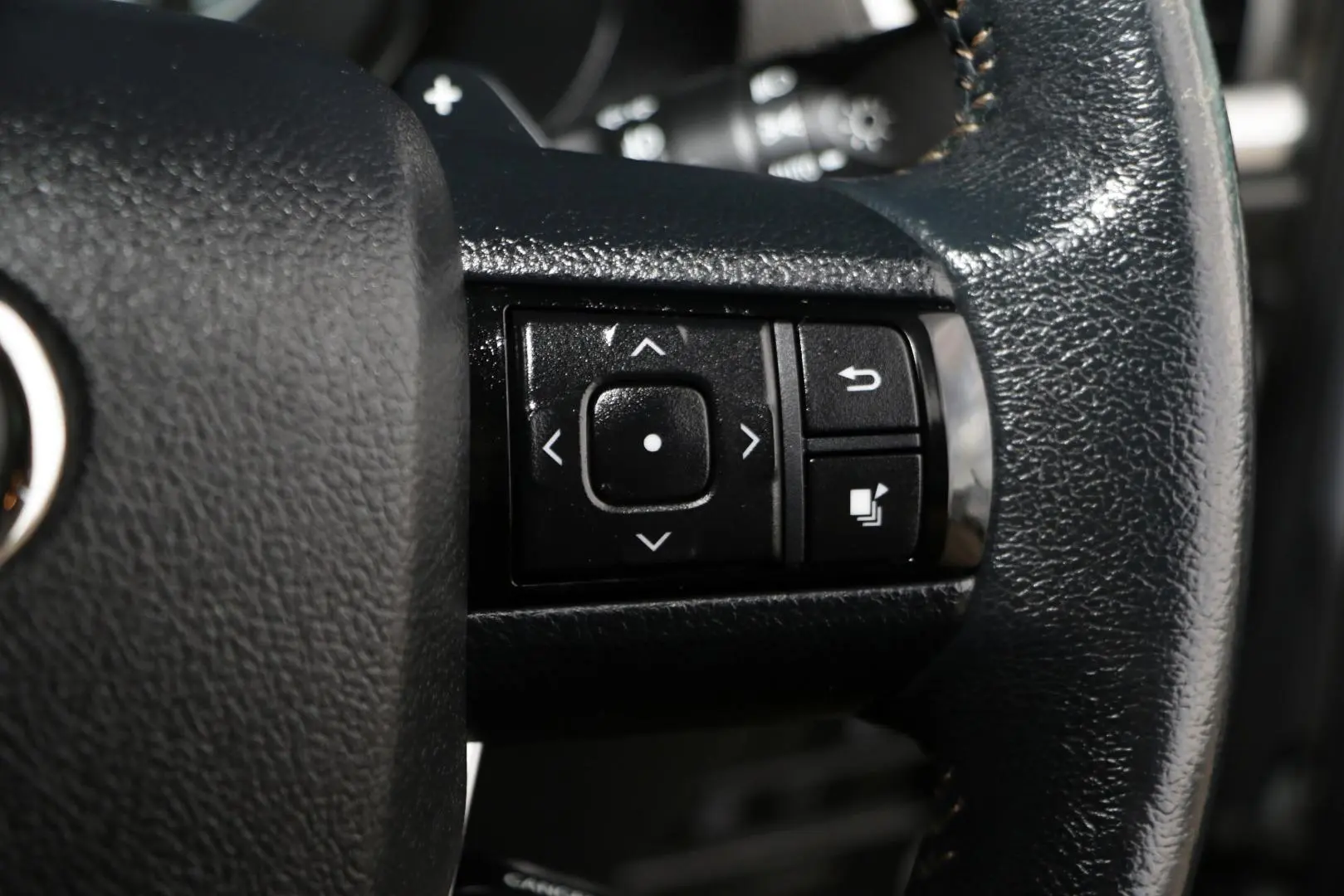 2015 Toyota Fortuner Gallery Image 16