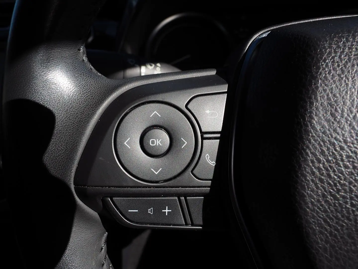 2018 Toyota Camry Gallery Image 33