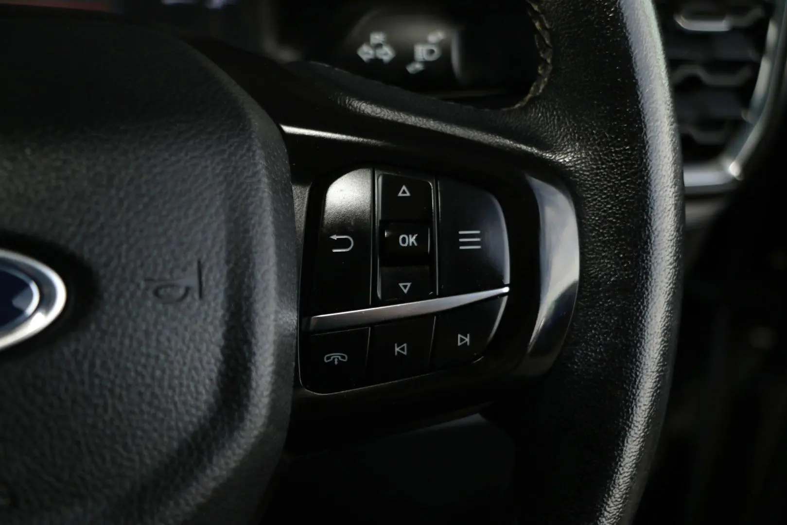 2022 Ford Everest Gallery Image 18