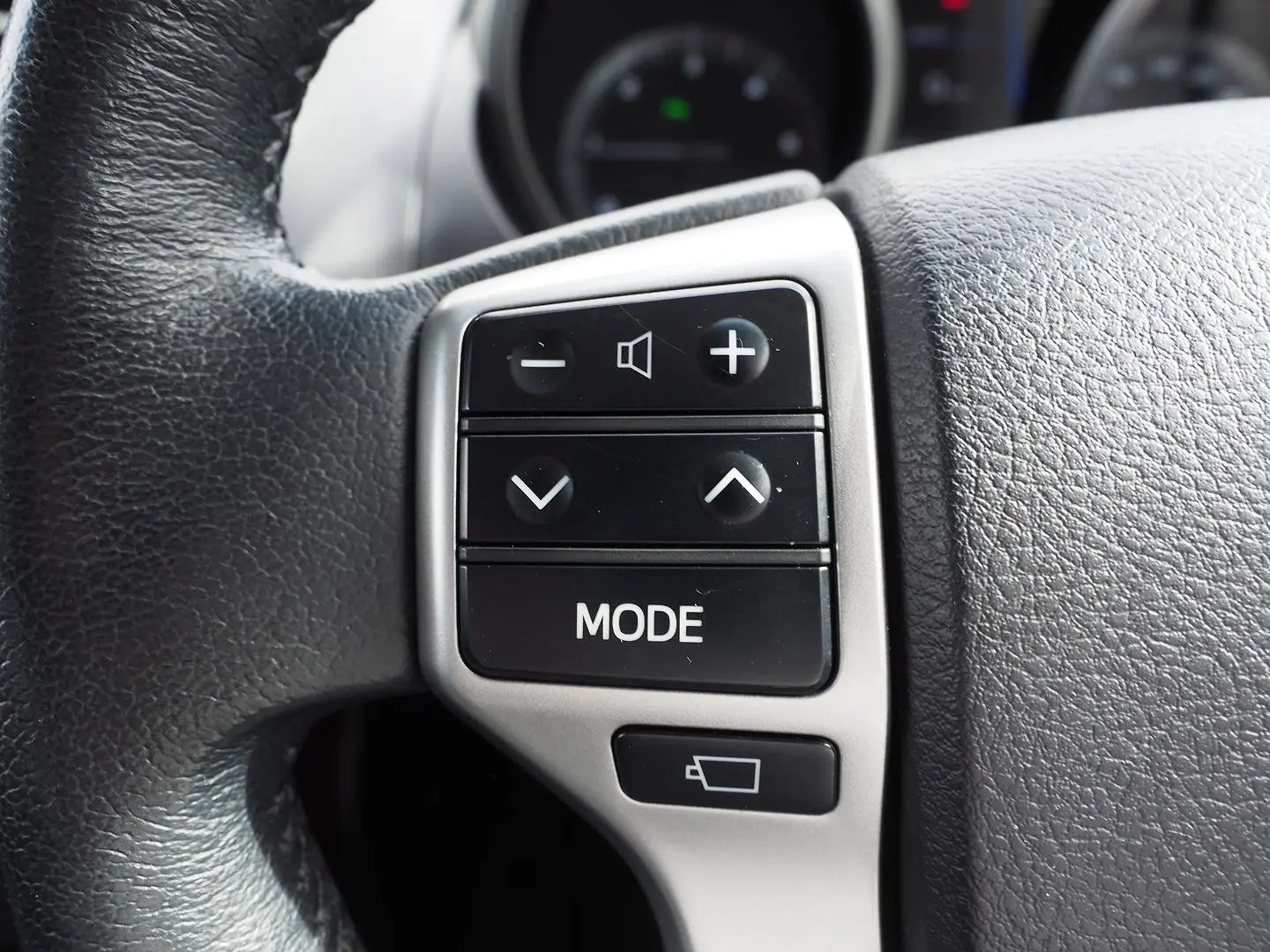 2015 Toyota Landcruiser Prado Gallery Image 41