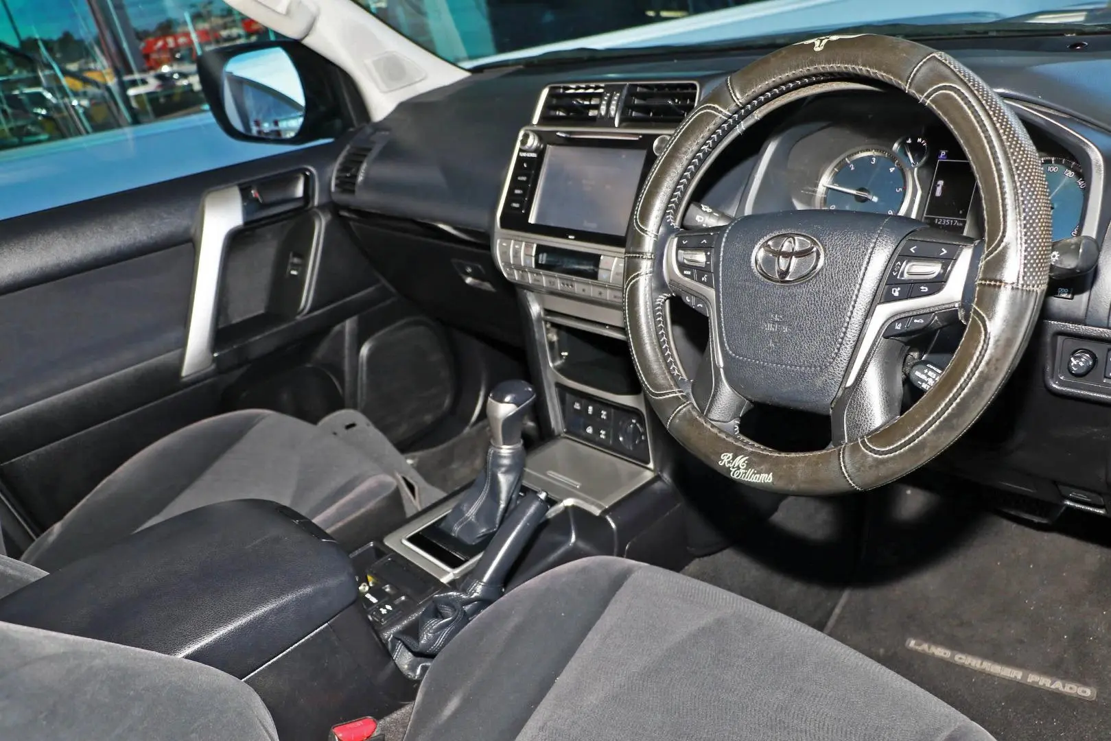 2018 Toyota Landcruiser Prado Gallery Image 6