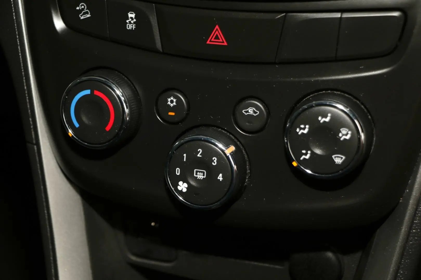 2018 Holden Trax Gallery Image 15