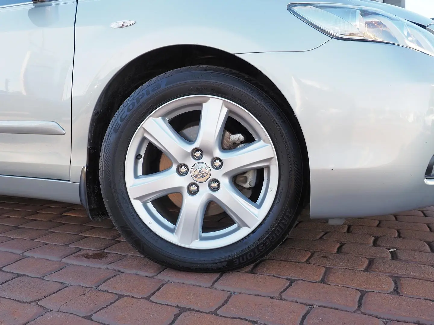 2009 Toyota Camry Gallery Image 8