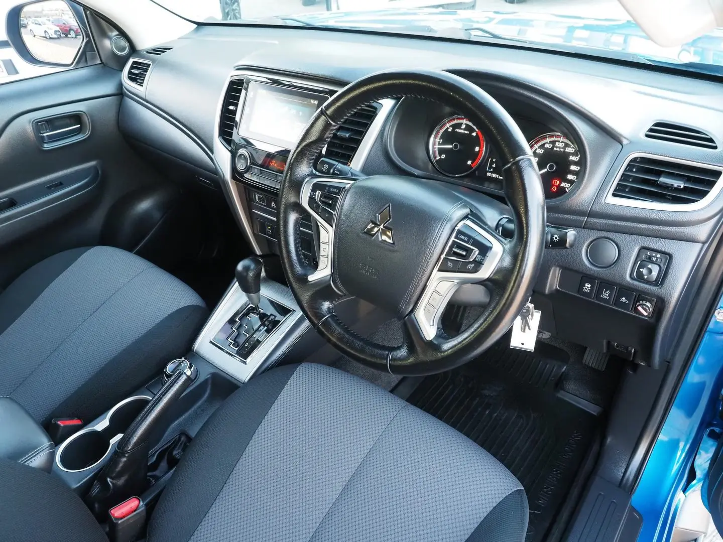 2022 Mitsubishi Triton Gallery Image 4