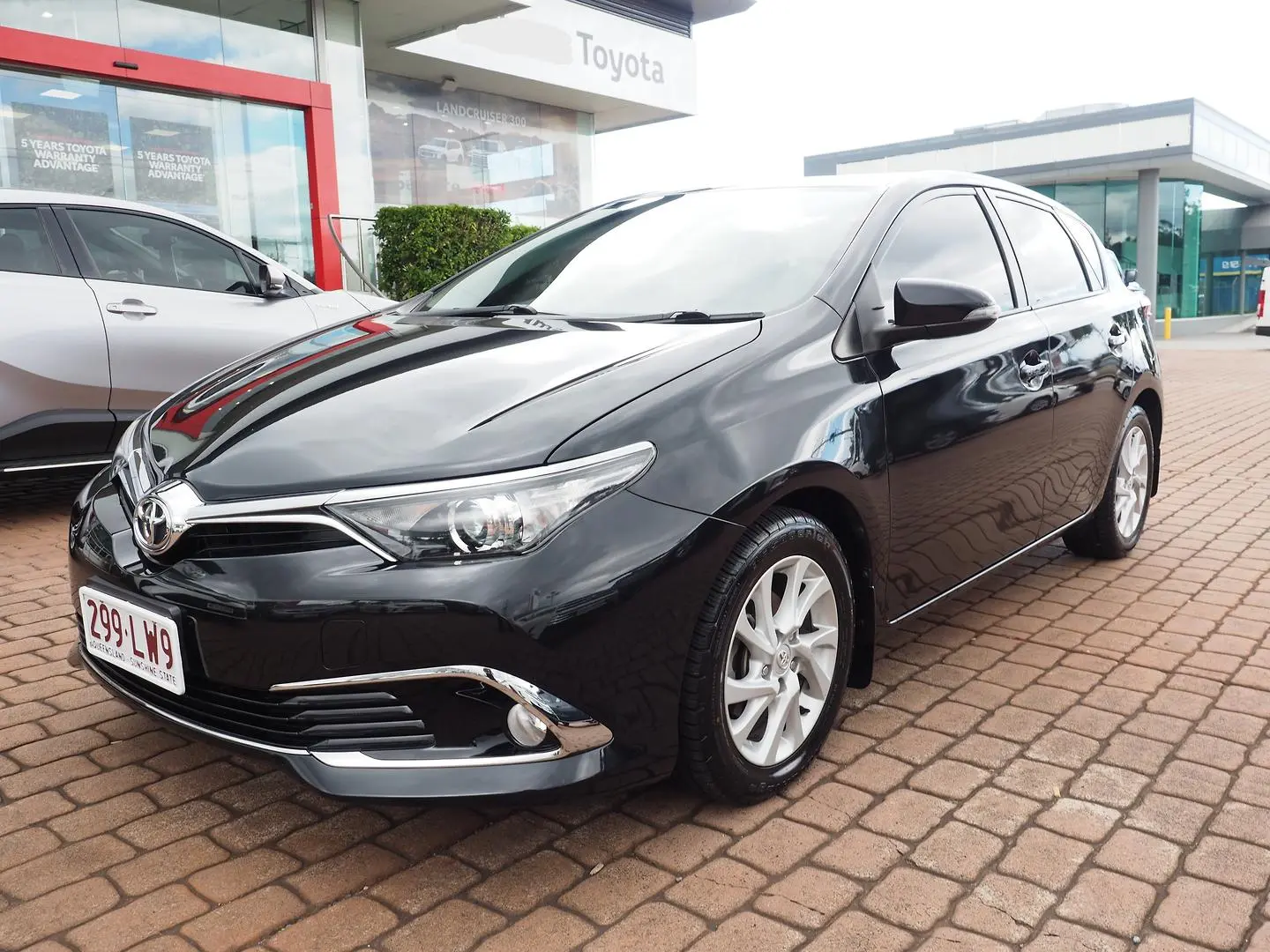 2016 Toyota Corolla Gallery Image 9